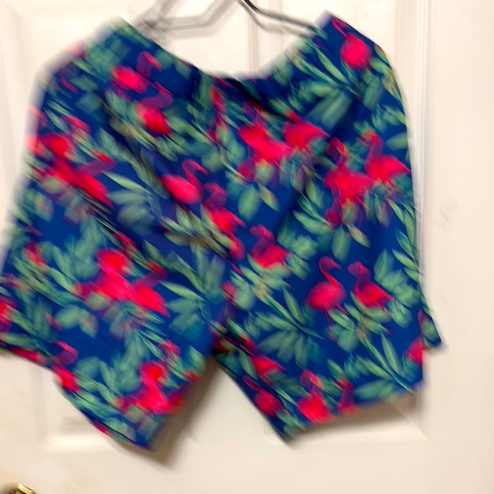 Joe Marlin Bright Blue Floral Print Men’s Shorts with Pink Flamingo Accent Sz XL